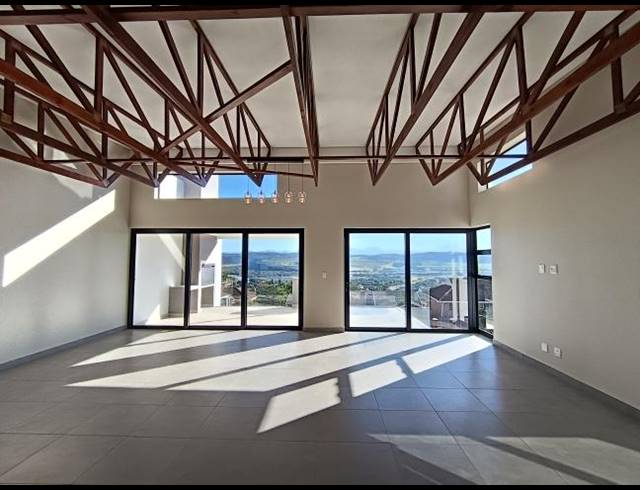 4 BEDROOM HOUSE FOR SALE IN HARTENBOS HEUWELS